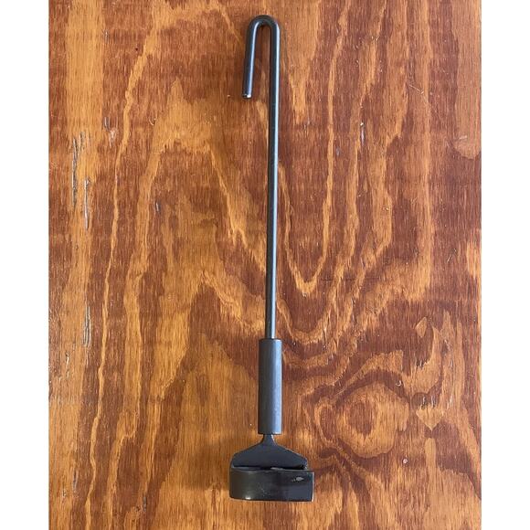 Vintage Metal Branding Iron Livestock Ranch Primitive Tool Mark with R Inside D - Picture 4 of 5